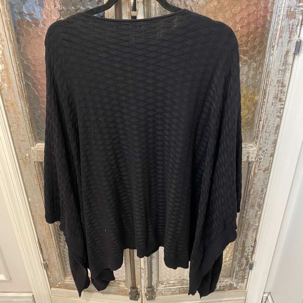 Lululemon One Size Fits All Black Poncho Sweater Great condition